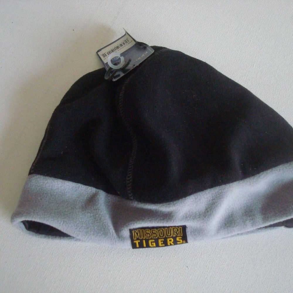 MISSOURI TIGERS BEANIE KNIT TOGOBBAN HAT CAP VINTAGE L1